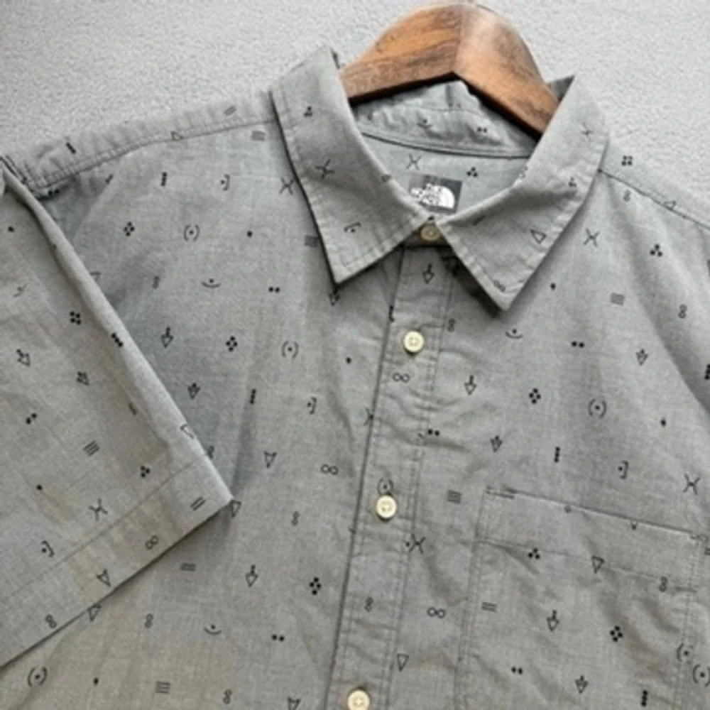 The North Face Button Down Shirt Short Sleeve Regular Fit XL Gray Geometric Prep